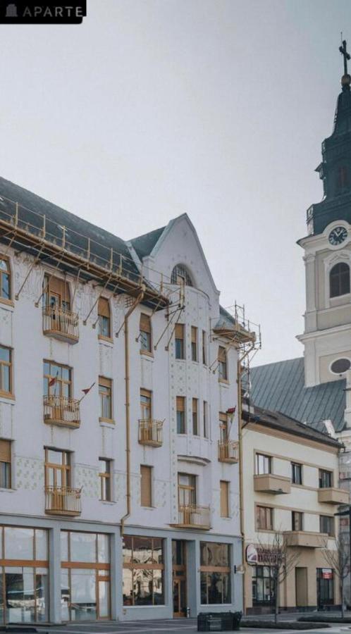 Aparte, Ultracentral Apartament In Moskovits Palace Oradea Eksteriør bilde